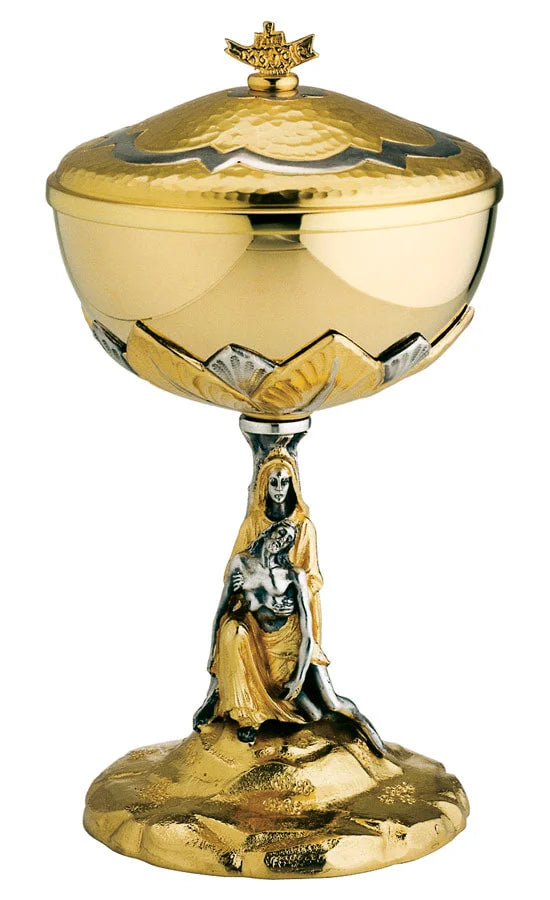 Chiselled chalice and ciborium set the Pietà