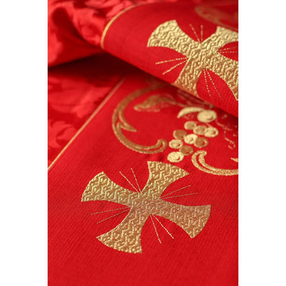 Liturgical chasuble decorated with an three crosses