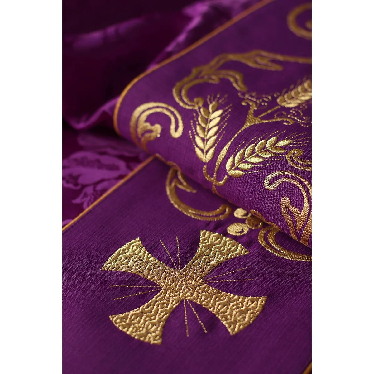 Liturgical chasuble decorated with an three crosses