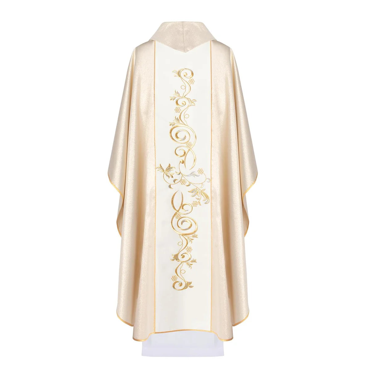 Chasuble embroidered with the image of the Holy Family