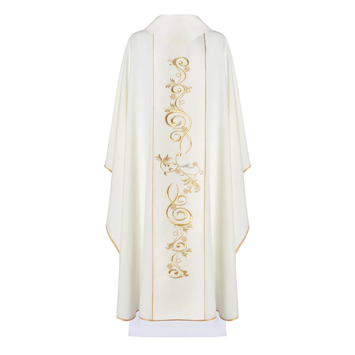 Chasuble embroidered with the image of the Holy Family