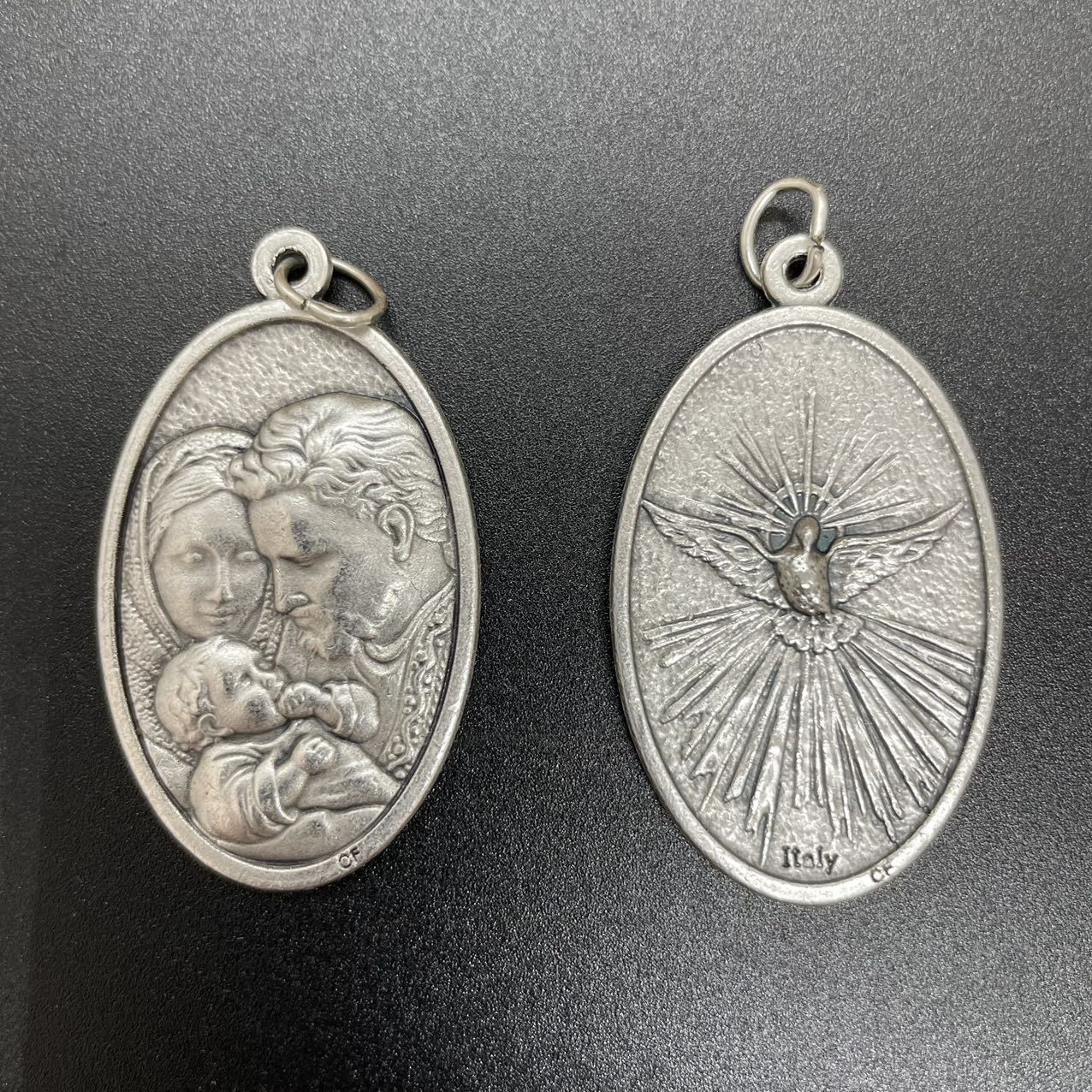 Double-sided Oval  Medal  Holy Family and Holy Spirit 4.5cm