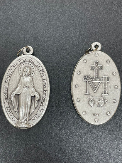 Miraculous Medal measuring 4.5cm