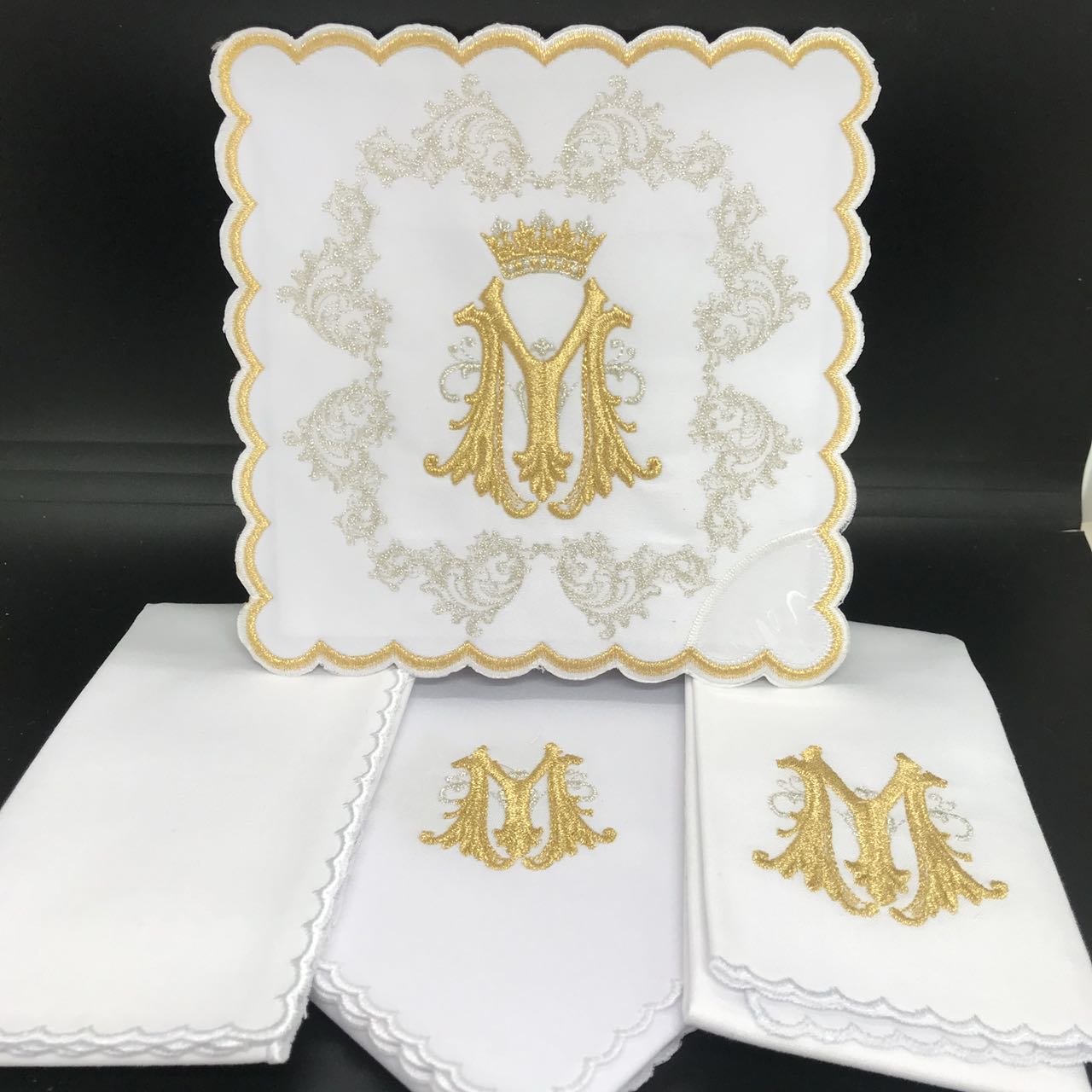 Altar linens set, with Marian symbol