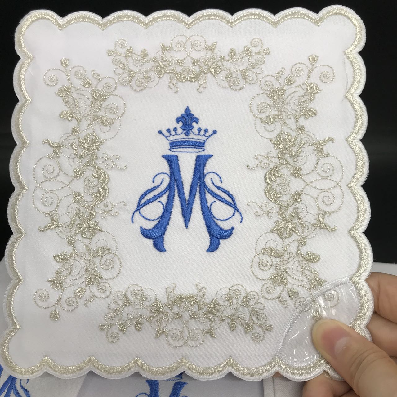 Altar linens set, with Marian symbol