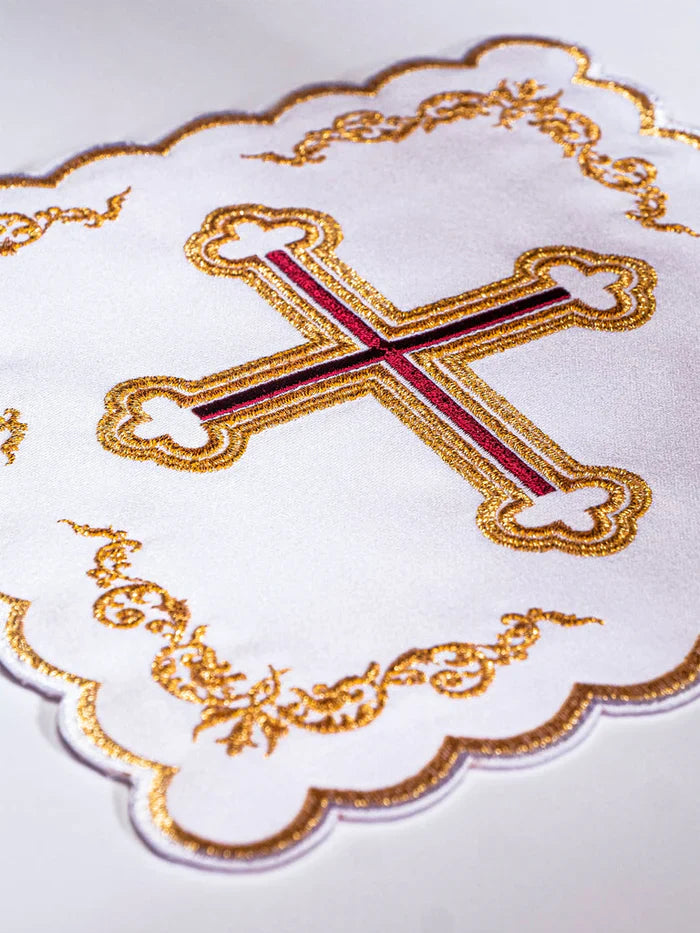 Altar linen golden embroideries and baroque cross, cotton