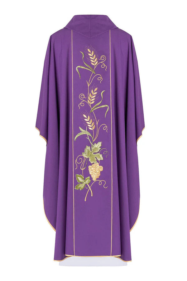 Chasuble on a belt embroidered with the IHS symbol, ears and grapes